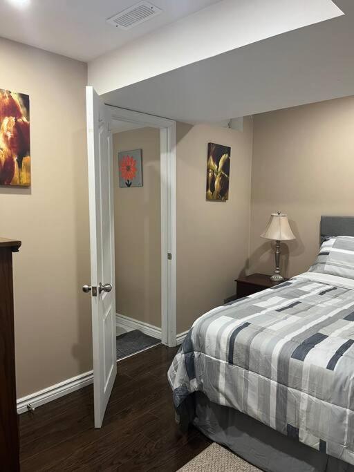Bernie'S Basement Apartment Milton Luaran gambar