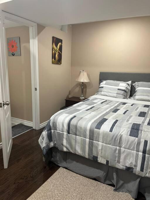 Bernie'S Basement Apartment Milton Luaran gambar
